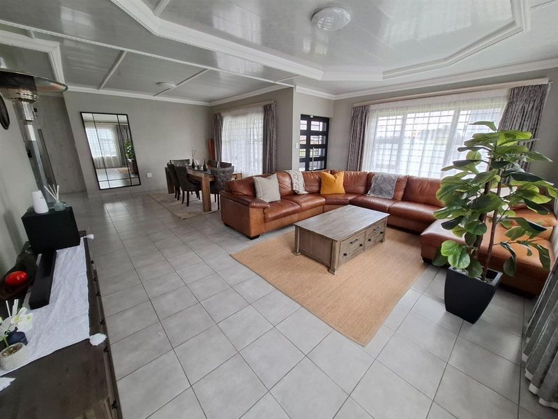 Where Modern Living Meets Family Comfort - A Home to Fall in Love With! - Photo 1