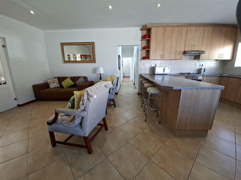 UNDER OFFER - Three Bedroom Townhouse with Solar Power - Parsonsvlei - Photo 5