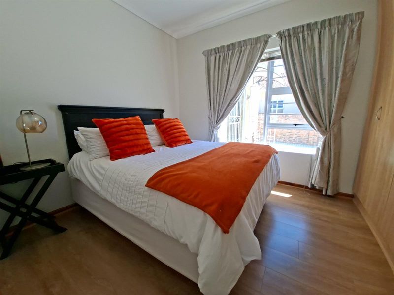 UNDER OFFER - Three Bedroom Townhouse with Solar Power - Parsonsvlei - Photo 10