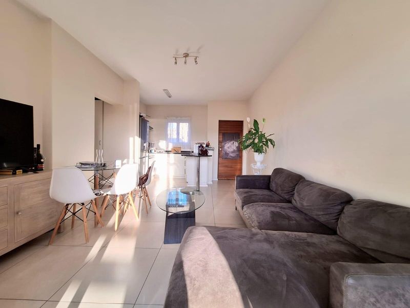 Light-Filled Second-Floor Apartment with Sunset Views - Sheffield Manor Estate - Photo 5