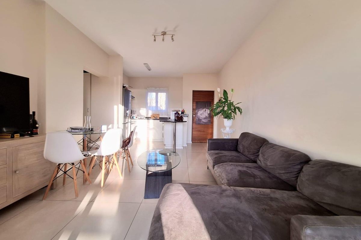 Light-Filled Second-Floor Apartment with Sunset Views - Sheffield Manor Estate - Photo 5