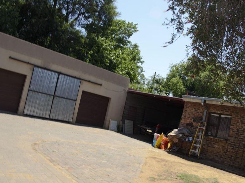 House For Sale in Three Rivers, Vereeniging - Photo 2