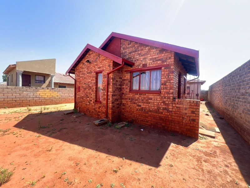 Full Title House For Sale in Protea Glen, Soweto - Photo 8