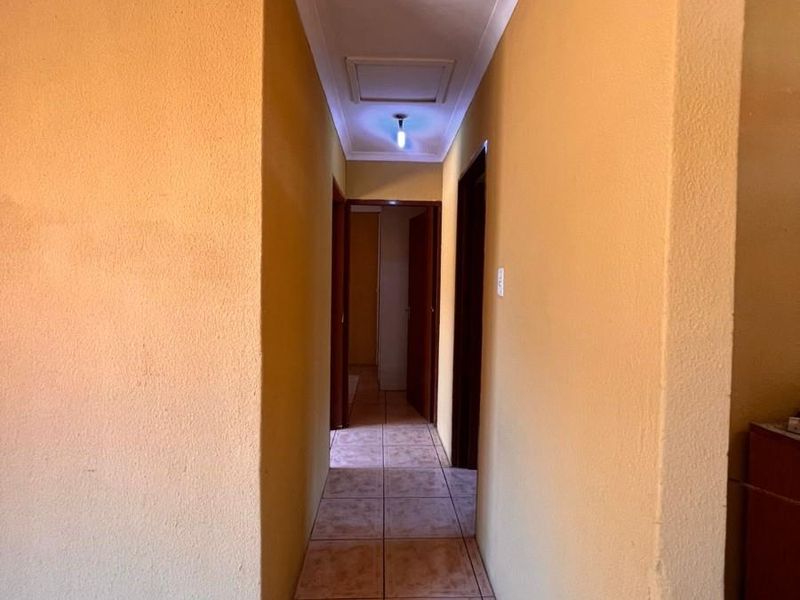 Full Title House For Sale in Protea Glen, Soweto - Photo 7