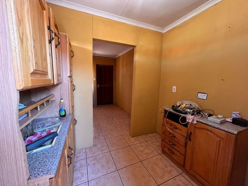 Full Title House For Sale in Protea Glen, Soweto - Photo 6