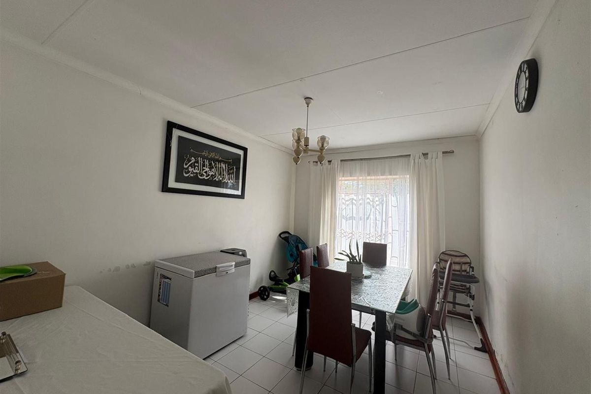 Solid Style Meets Modern Comfort in Pioneer Park! - Photo 3