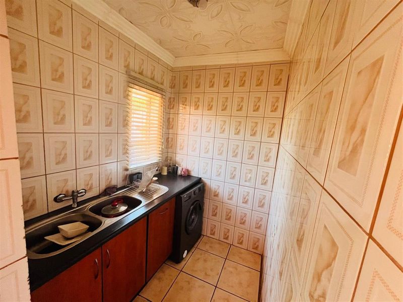 3 Bedroom House For Sale in The Orchards Akasia Gauteng - Photo 6