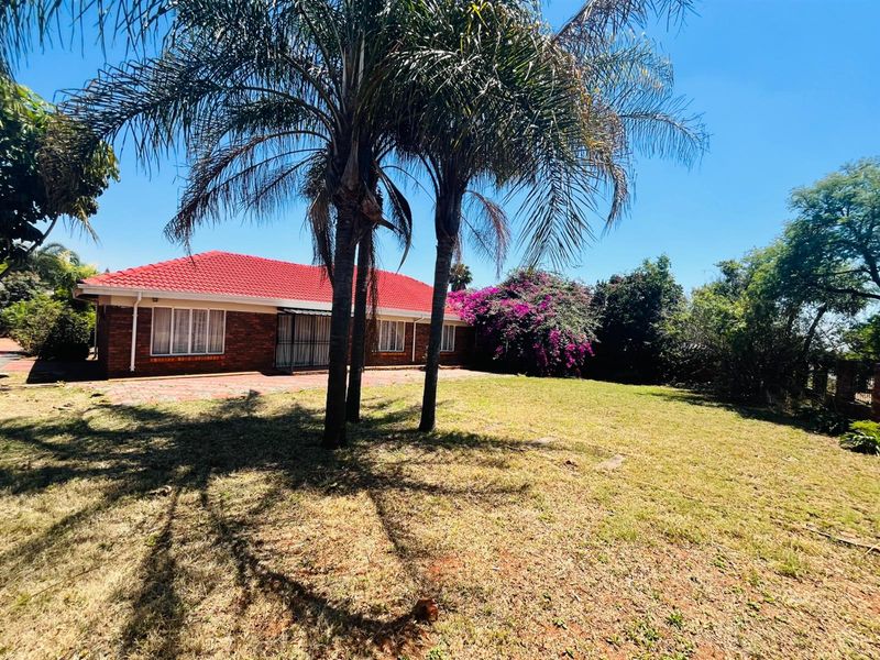 3 Bedroom House For Sale in The Orchards Akasia Gauteng - Photo 4