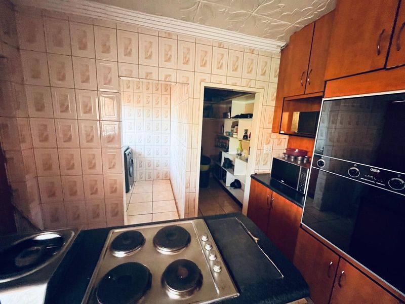 3 Bedroom House For Sale in The Orchards Akasia Gauteng - Photo 7