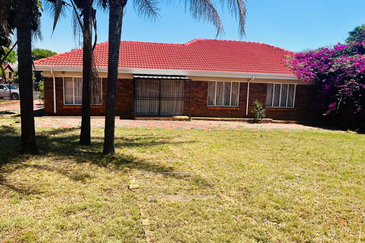 3 Bedroom House For Sale in The Orchards Akasia Gauteng - Photo 3