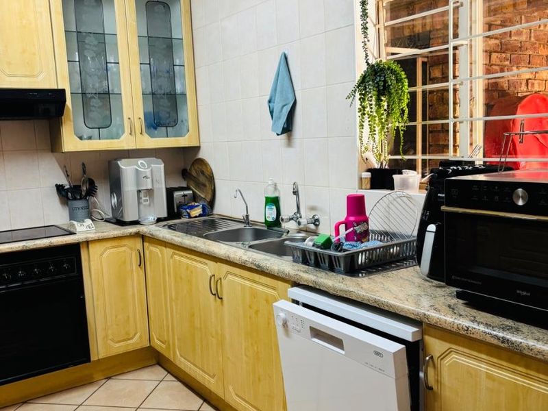 3 Bedroom Apartment with 2 Bathrooms For Sale in Zwartkop, Centurion - Photo 8