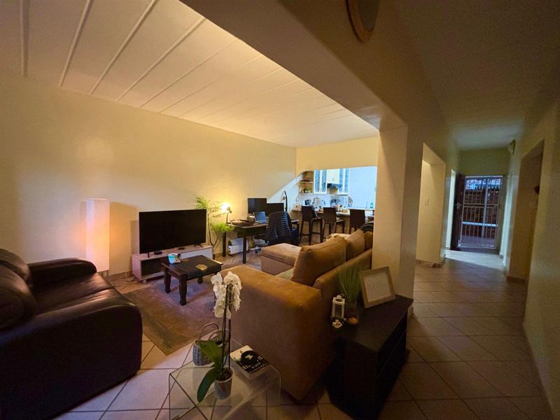 3 Bedroom Apartment with 2 Bathrooms For Sale in Zwartkop, Centurion - Photo 2