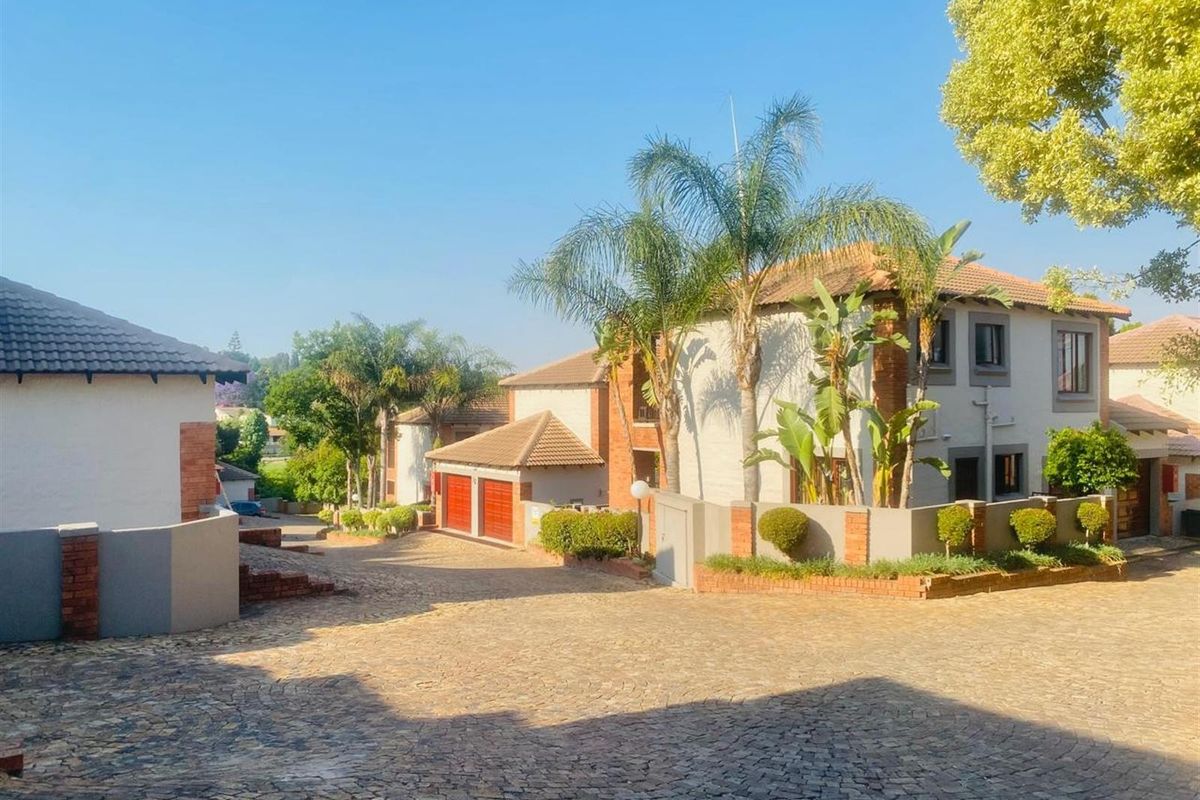 Townhouse For Sale in Sundowner, Randburg - Photo 5