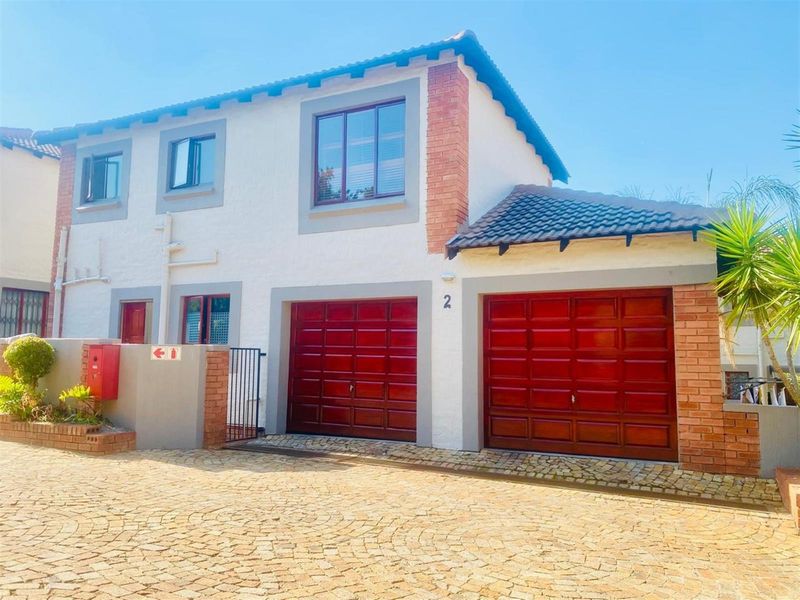 Townhouse For Sale in Sundowner, Randburg - Photo 2