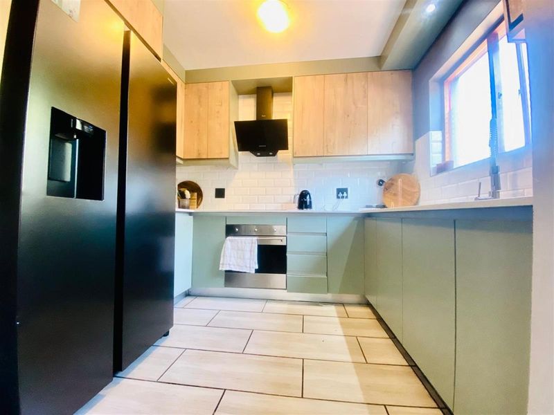 Townhouse For Sale in Sundowner, Randburg - Photo 7