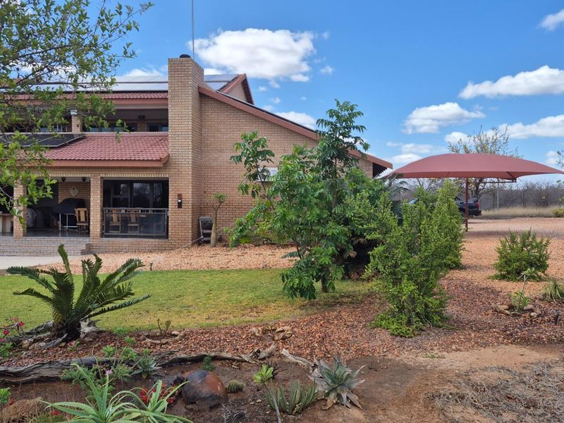 Spacious modern house surrounded by Big5 in the Mahlathini Private Game Reserve, Phalaborwa, RSA - Photo 3