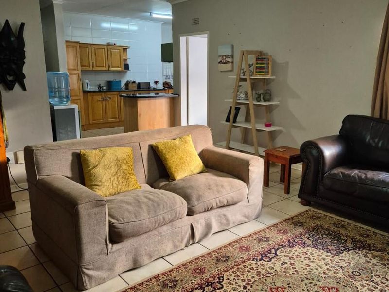 Family Comfort Meets Entertainer’s Dream in Tranquil Aqua Park - Photo 3