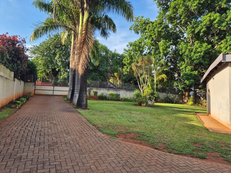 Family Comfort Meets Entertainer’s Dream in Tranquil Aqua Park - Photo 10