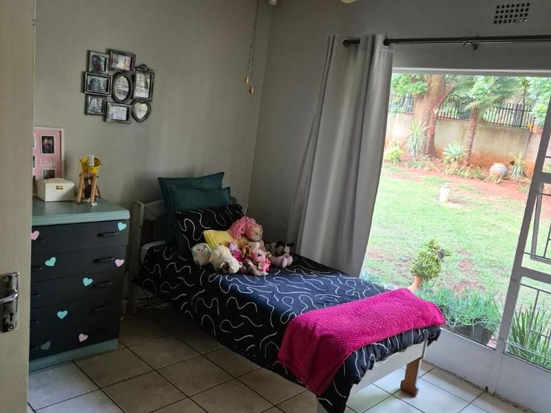 Family Comfort Meets Entertainer’s Dream in Tranquil Aqua Park - Photo 8