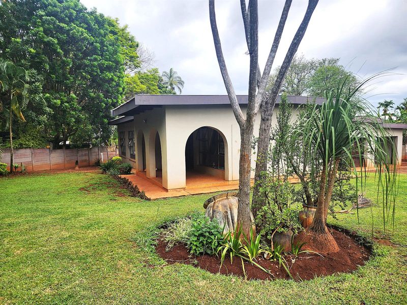 Family Comfort Meets Entertainer’s Dream in Tranquil Aqua Park - Photo 2