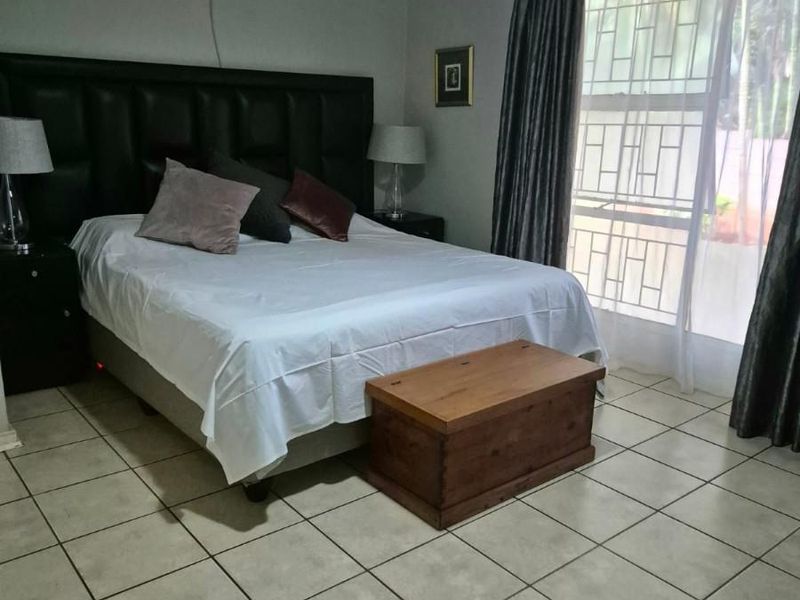 Family Comfort Meets Entertainer’s Dream in Tranquil Aqua Park - Photo 5