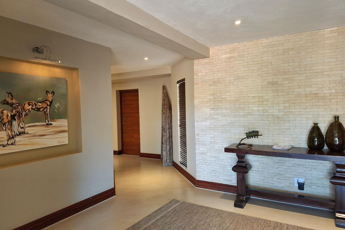 House and vacant stand with traverse for sale in Raptors View Wildlife Estate, Hoedspruit - Photo 5