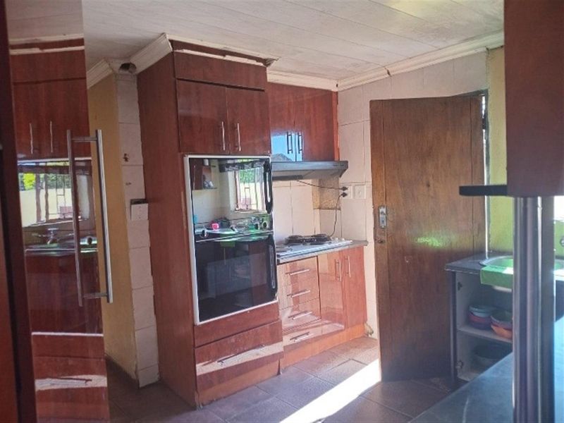 House For Sale in Protea Glen, Johannesburg - Photo 8