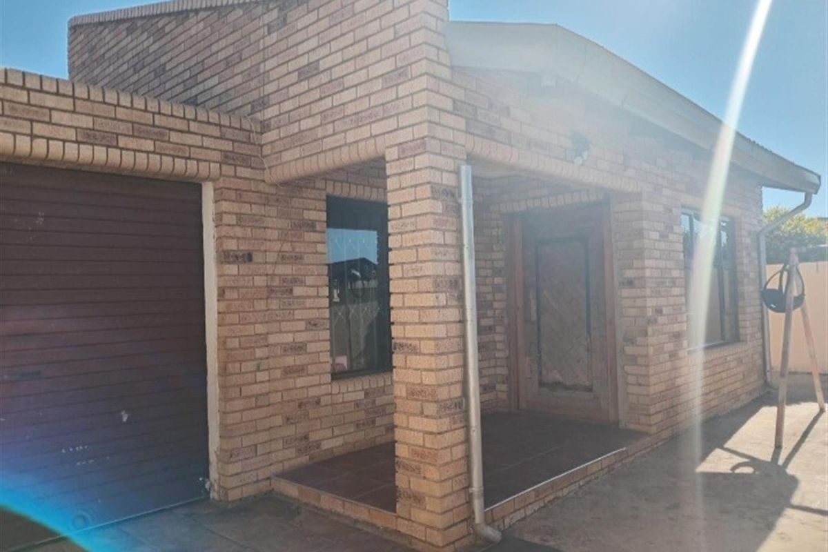 House For Sale in Protea Glen, Johannesburg - Photo 2