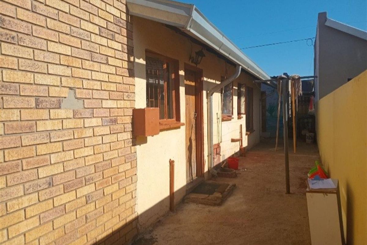 House For Sale in Protea Glen, Johannesburg - Photo 5