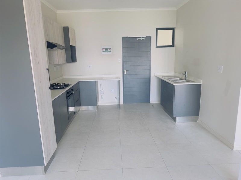 2 bed 2 bath apartment for rent in Carlswald - Photo 4