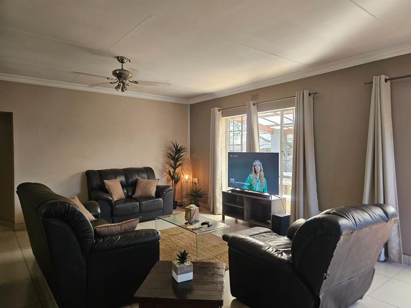 House with one bedroom flat in Aerorand - Photo 9