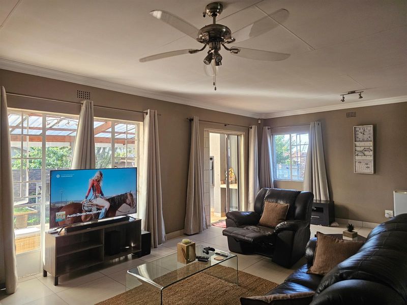 House with one bedroom flat in Aerorand - Photo 8