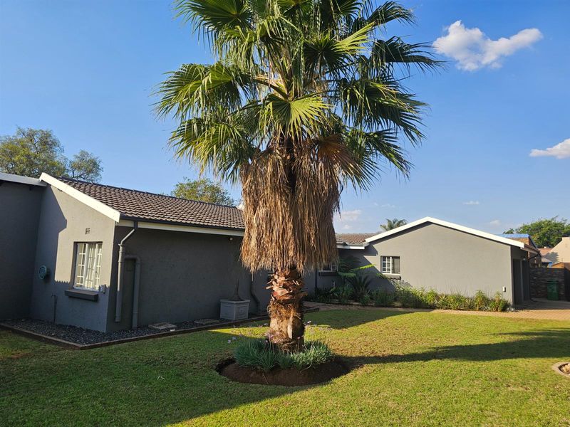 House with one bedroom flat in Aerorand - Photo 3