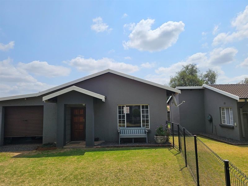 House with one bedroom flat in Aerorand - Photo 5