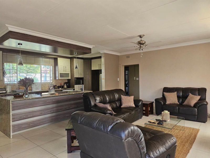 House with one bedroom flat in Aerorand - Photo 7