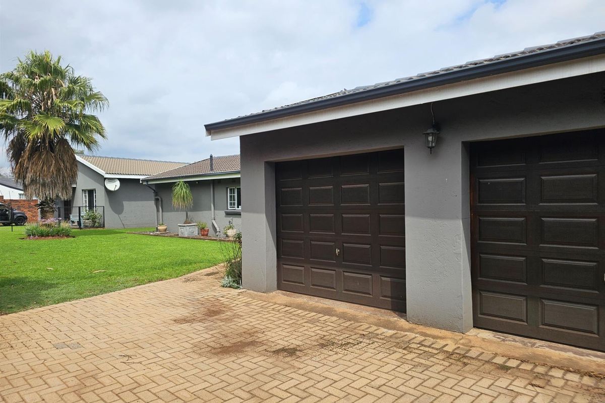 House with one bedroom flat in Aerorand - Photo 2