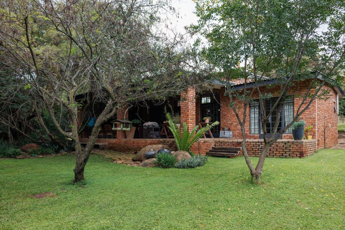 Farm For Sale in Hartbeespoort Rural, Hartbeespoort, North West - Photo 2