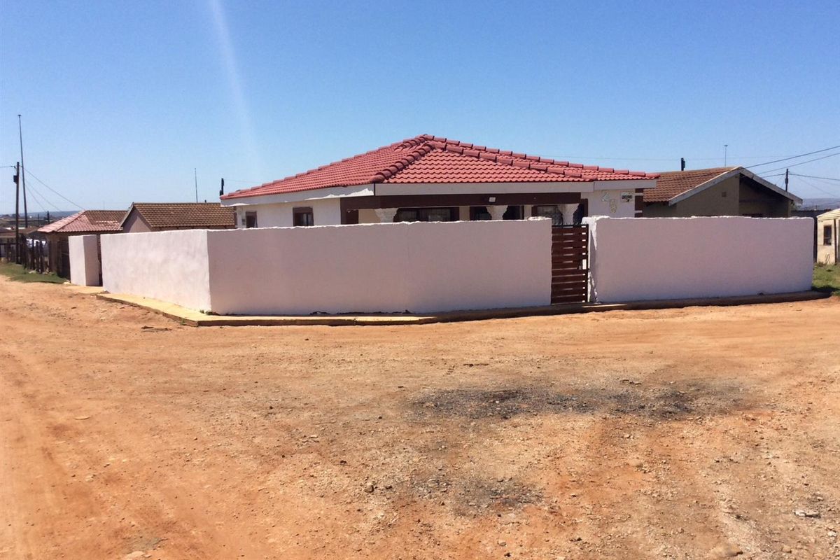House For Sale in Kwanobuhle, Uitenhage - Photo 3
