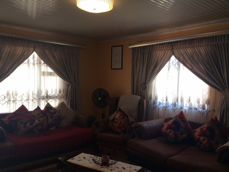 House For Sale in Kwanobuhle, Uitenhage - Photo 9