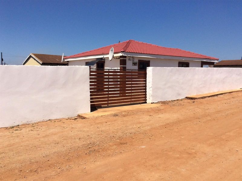 House For Sale in Kwanobuhle, Uitenhage - Photo 4