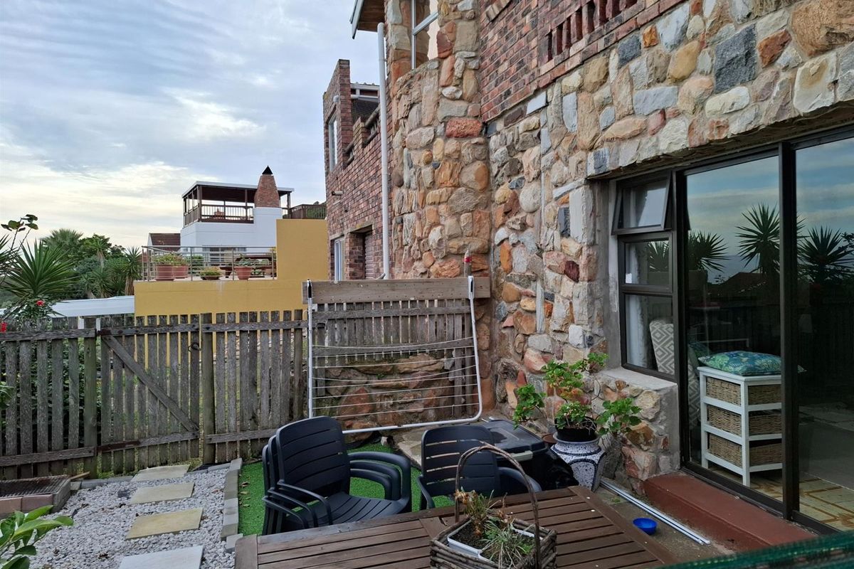 Double Story - Ideal For Extended Family - Photo 2