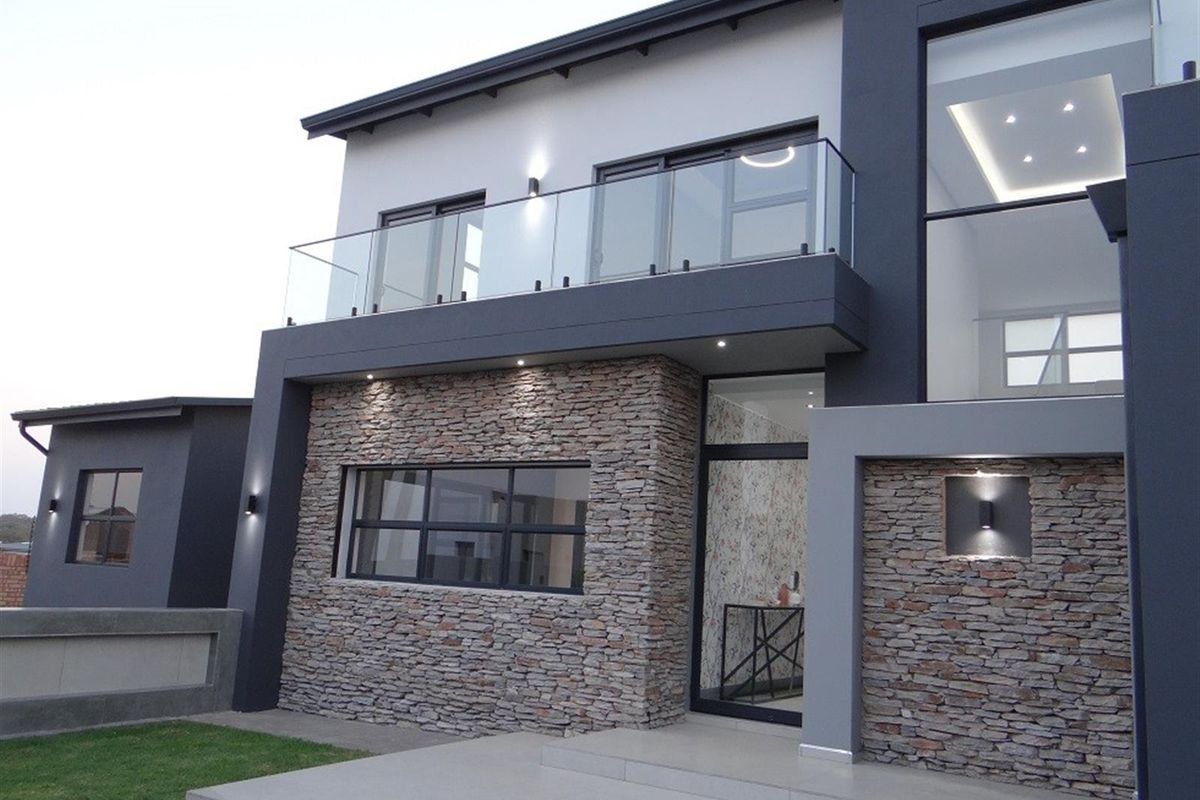 4 Bedroom House in Fountainbrook Estate - Photo 3