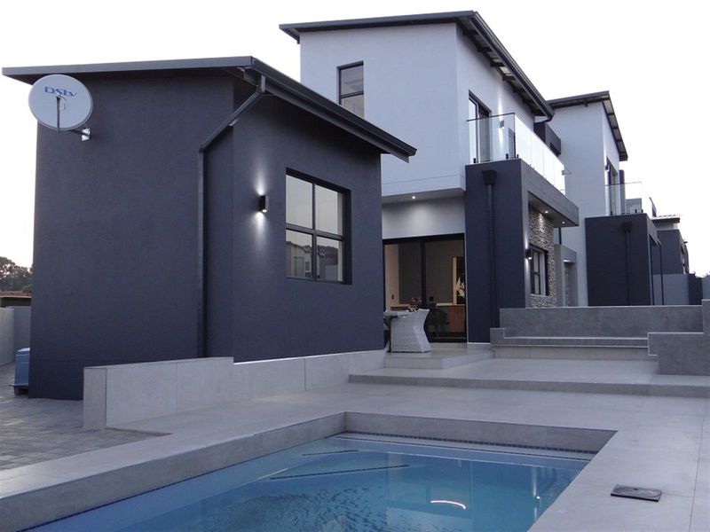 4 Bedroom House in Fountainbrook Estate - Photo 2
