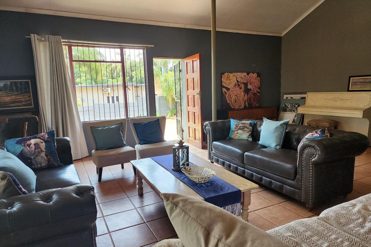 Elegant Family Retreat with Pool and Entertainment Space in the Heart of Letsitele - Photo 5