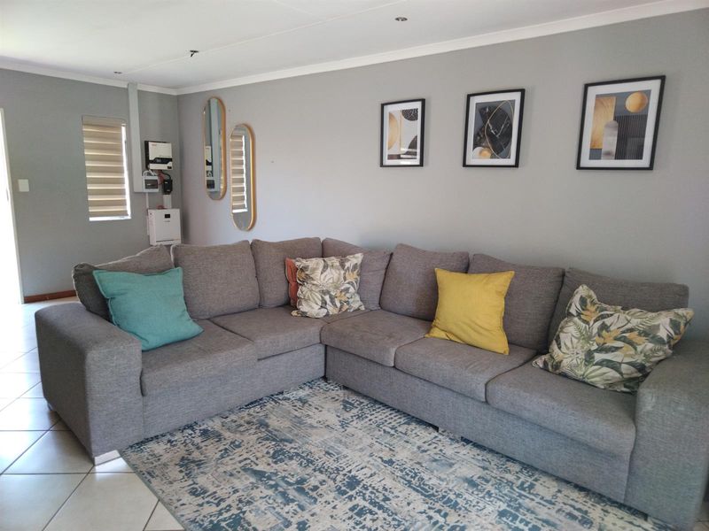 Townhouse For Sale in Monavoni, Centurion - Photo 8