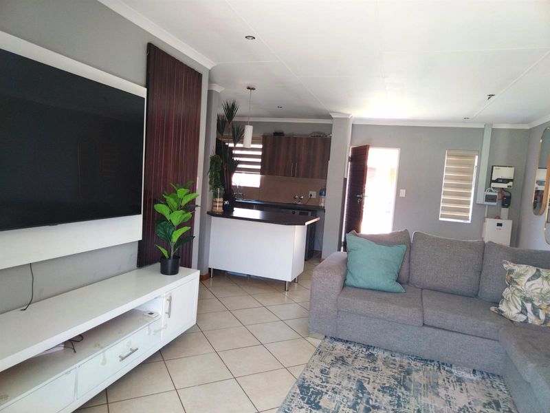 Townhouse For Sale in Monavoni, Centurion - Photo 6