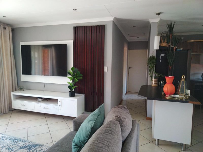 Townhouse For Sale in Monavoni, Centurion - Photo 7