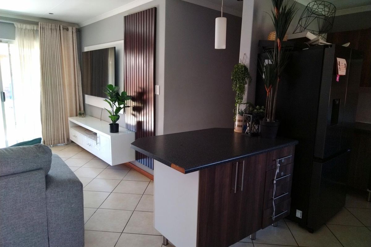 Townhouse For Sale in Monavoni, Centurion - Photo 5