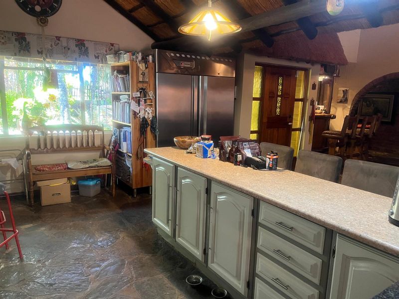 Luxury Family Retreat with Heated Pool, Sauna and Dual-Living Potential in Aqua Park - Photo 5