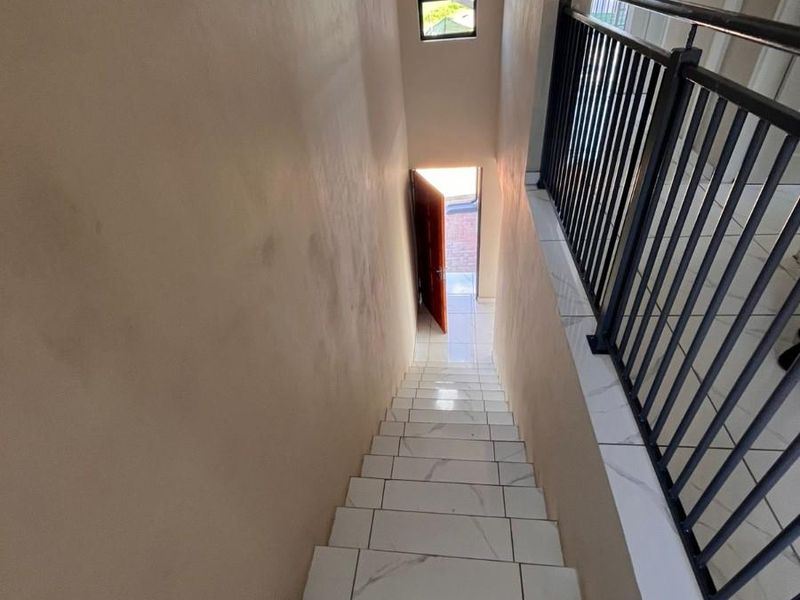 150m2 3-Bed 2.5-Bath Double-Story House in Karino, Nelspruit - Photo 6